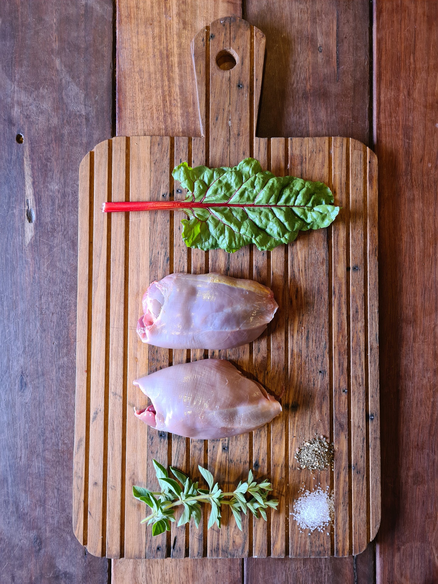 Thighs bone-in, skin-on 4-pack